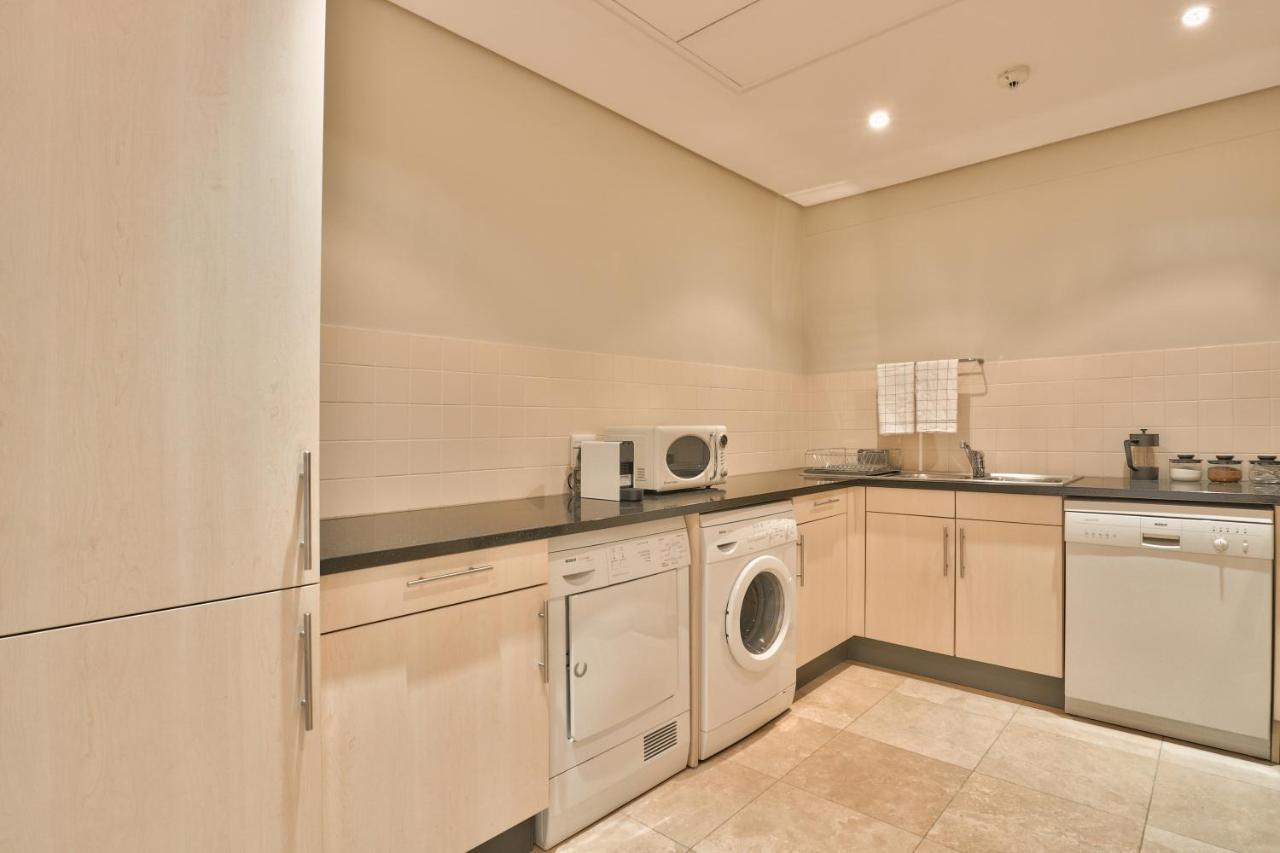 Elegant V&A Waterfront Canal Apartment Cape Town Exterior photo